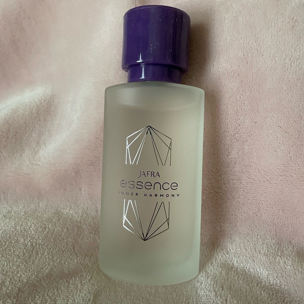 Jafra Essence Inner Harmony Skincare - Purple Cap